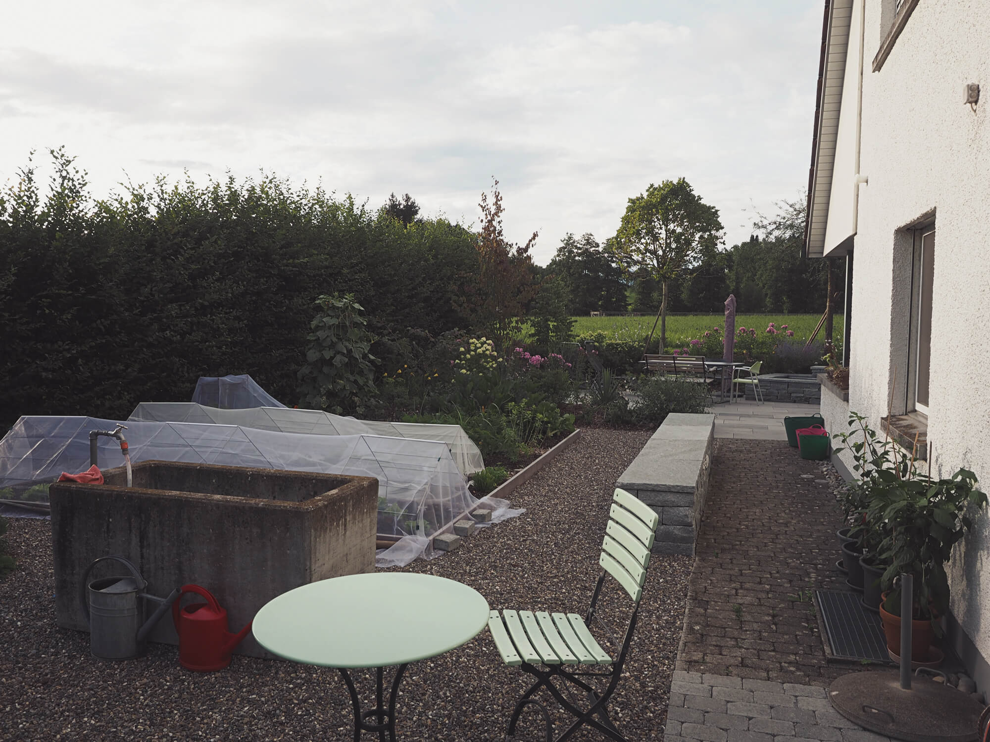 sitzplatz-garten-gartist-weg